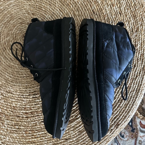 UGG Neumel LTA Peace Camo Boot Black Poppy Men's Classic Boots Size 12 - Picture 4 of 7